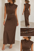 Vestido cinturón tachuelas