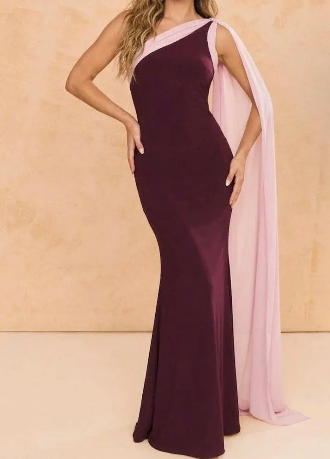 Vestido bicolor burdeos