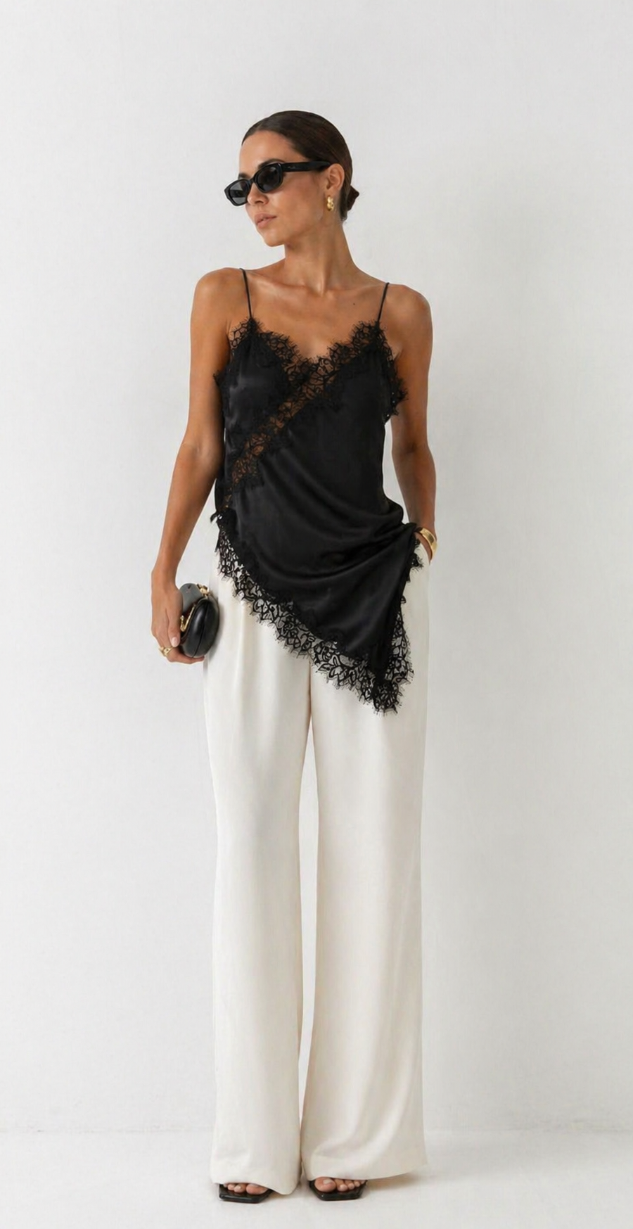 Camiseta de raso encaje negro